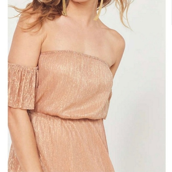 NWT Kimchi Blue Off The Shoulder Rose Gold Dress Holiday Party Size Small - Picture 2 of 13